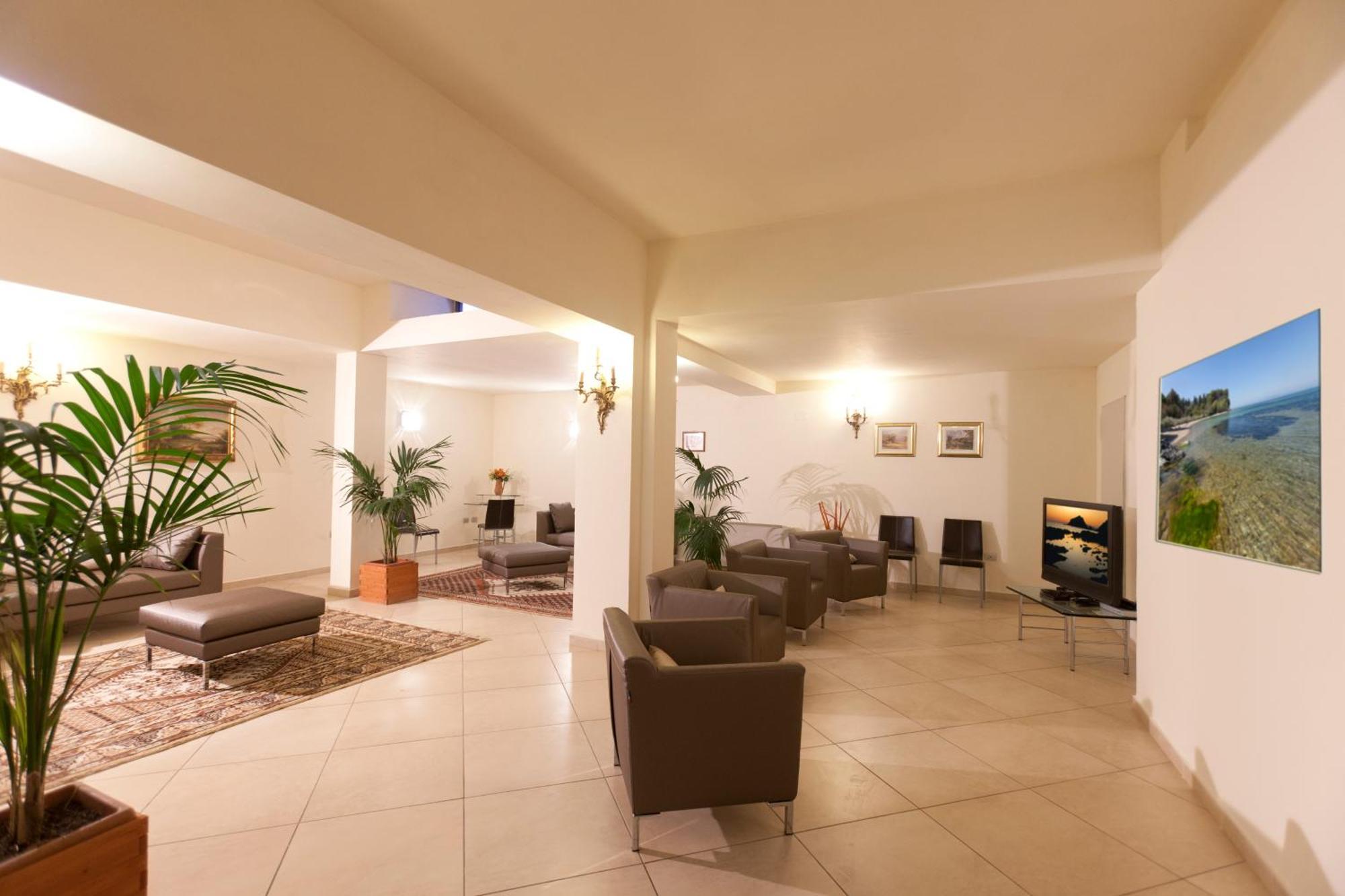 Hotel Corallo アルビニア エクステリア 写真