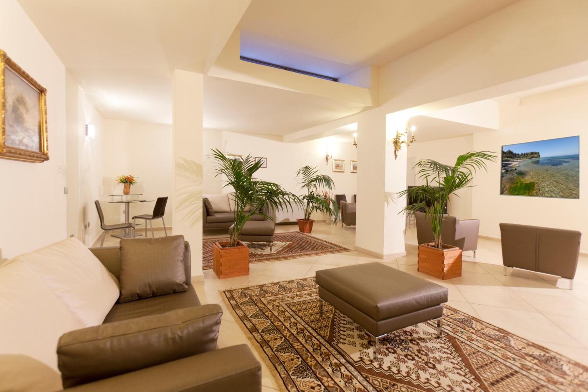 Hotel Corallo アルビニア エクステリア 写真